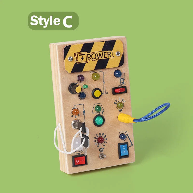 Montessori Radio Busy Board mit LED – Lernspielzeug aus Holz ab 2/3 Jahre